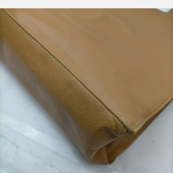 CHANEL CC Beige Caviar Leather Tote - Picture 5 of 9
